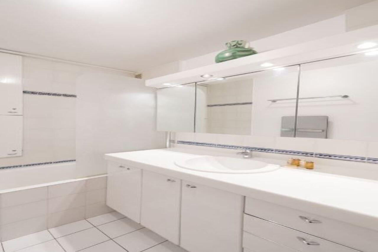 Veeve - Apartment Near Pont De Grenelle Paris Bagian luar foto